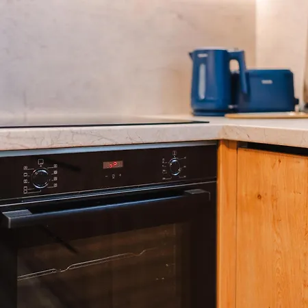 Chic 1br With Office - Calm, Cool & Connected * Cluj-Napoca