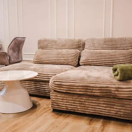 Chic 1br With Office - Calm, Cool & Connected