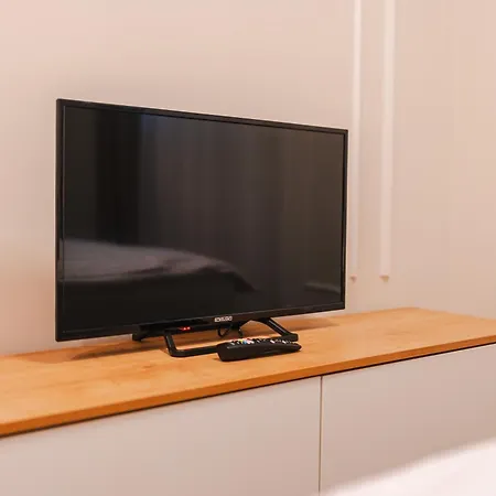 Chic 1br With Office - Calm, Cool & Connected Apartment *