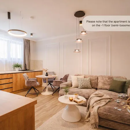 Chic 1br With Office - Calm, Cool & Connected Apartment Cluj-Napoca