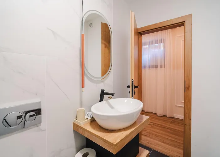 Chic 1br With Office - Calm, Cool & Connected Cluj-Napoca
