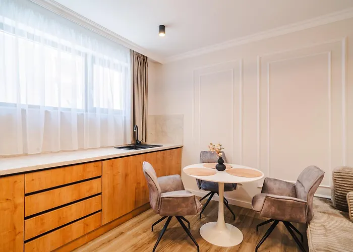 Chic 1br With Office - Calm, Cool & Connected Cluj-Napoca
