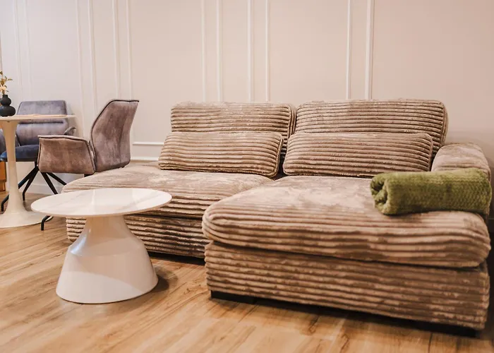 Chic 1br With Office - Calm, Cool & Connected