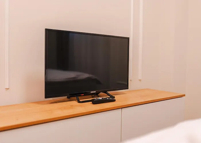 Chic 1br With Office - Calm, Cool & Connected Apartament *