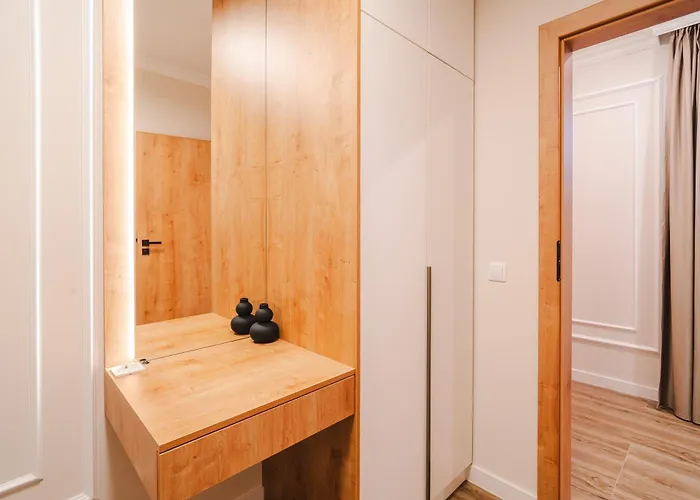 Apartament Chic 1br With Office - Calm, Cool & Connected *